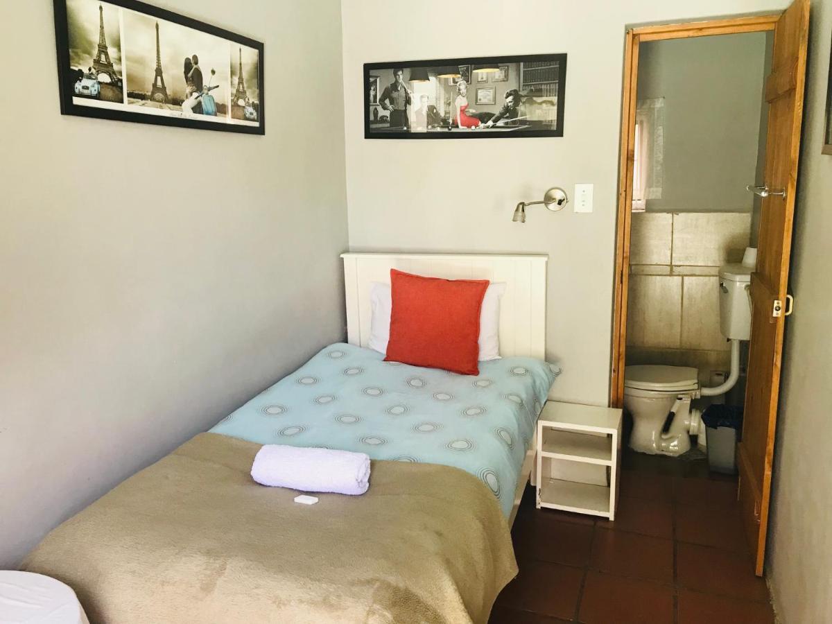 Big Blue Backpackers Hostel Cape Town Exterior photo
